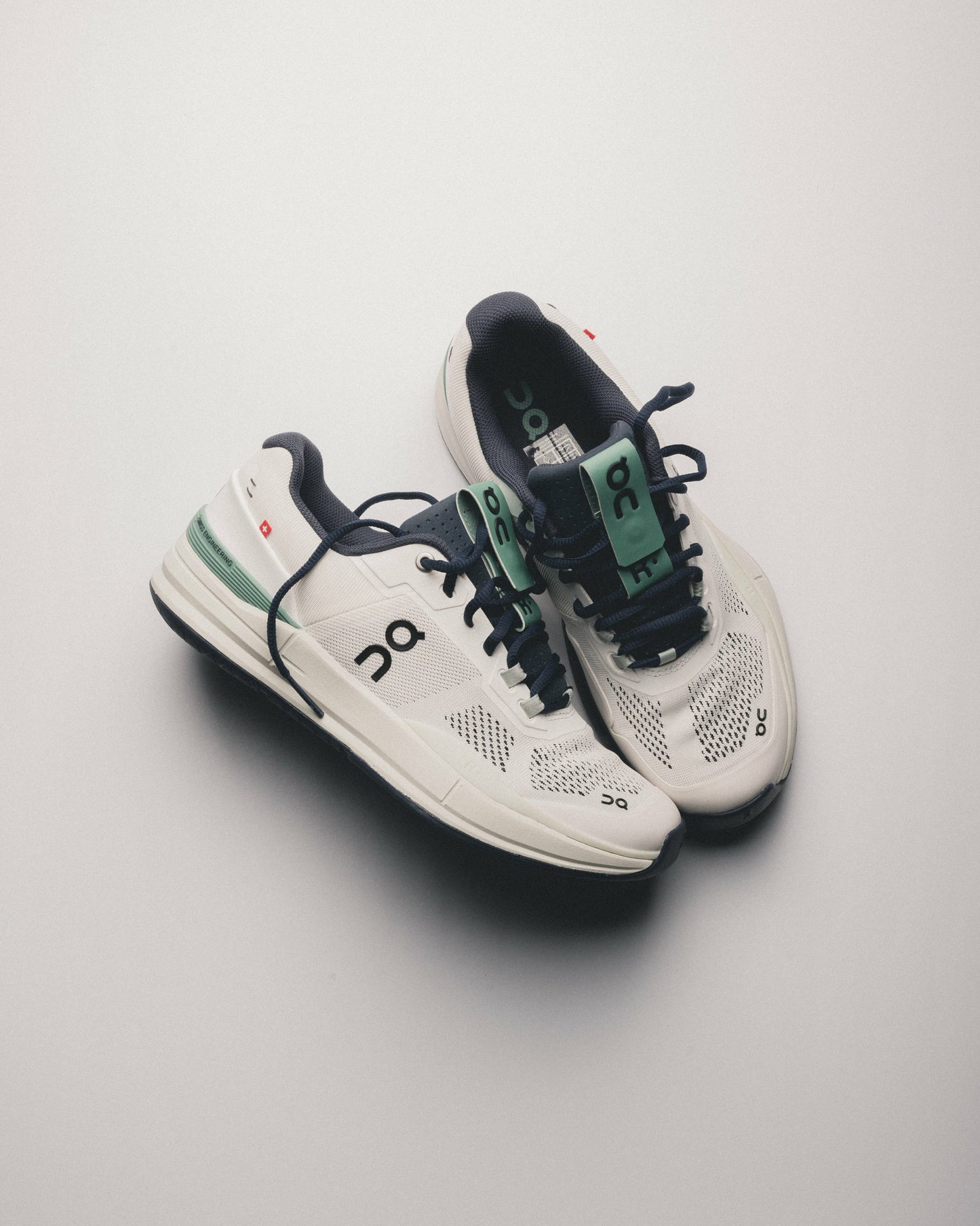 OnCloud The Roger Pro QC-60- in White