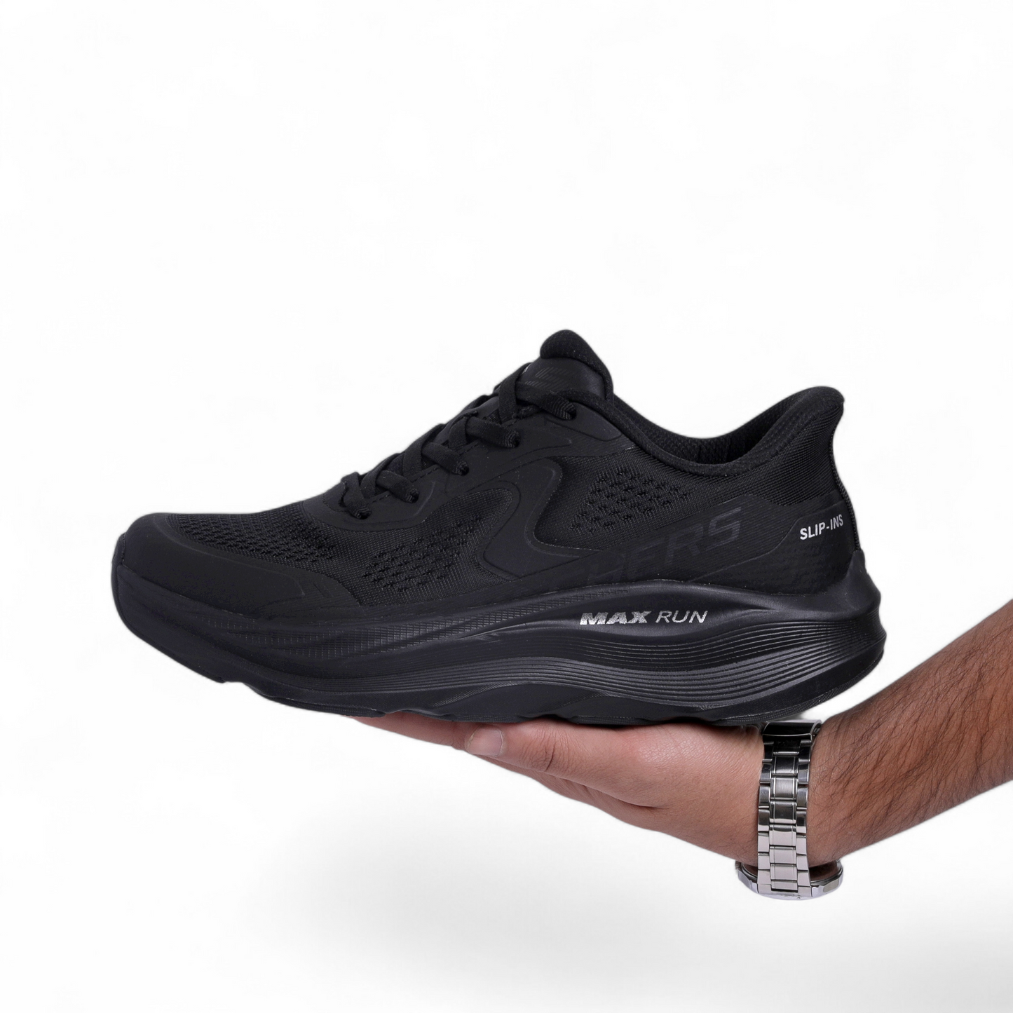 SKECHERS MAX-RUN SLIP-INS – GOODYEAR M-STRIKE Comfort & Performance - YN - in Black