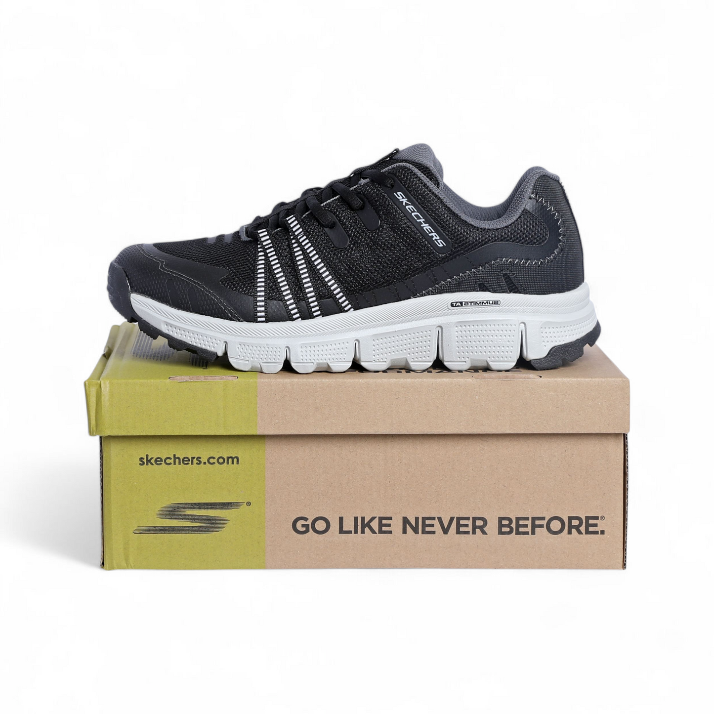 Skechers Summits – Cushioned Low-Top Casual Shoes AT - in Black