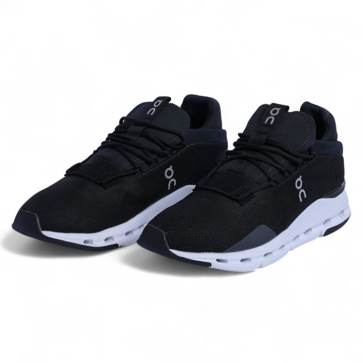 On Running Cloudnova QC-26 - in Black×white