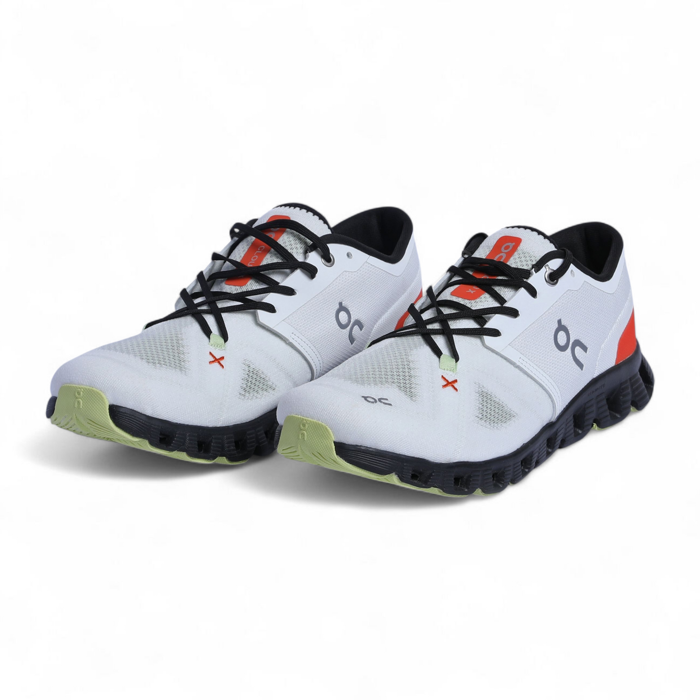 On Running Cloud X3 QC-19 - in White