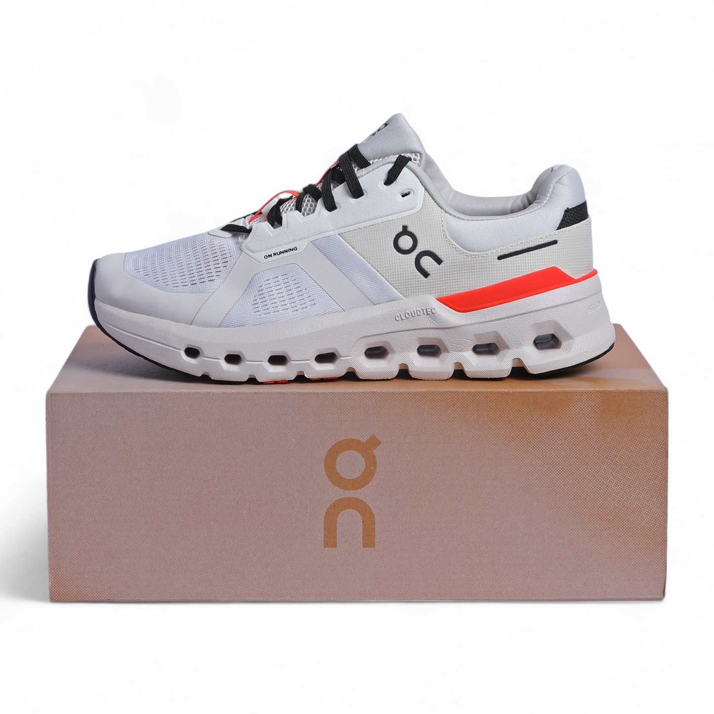 On Running Cloudrunner 2 QC-14 - in White×beige