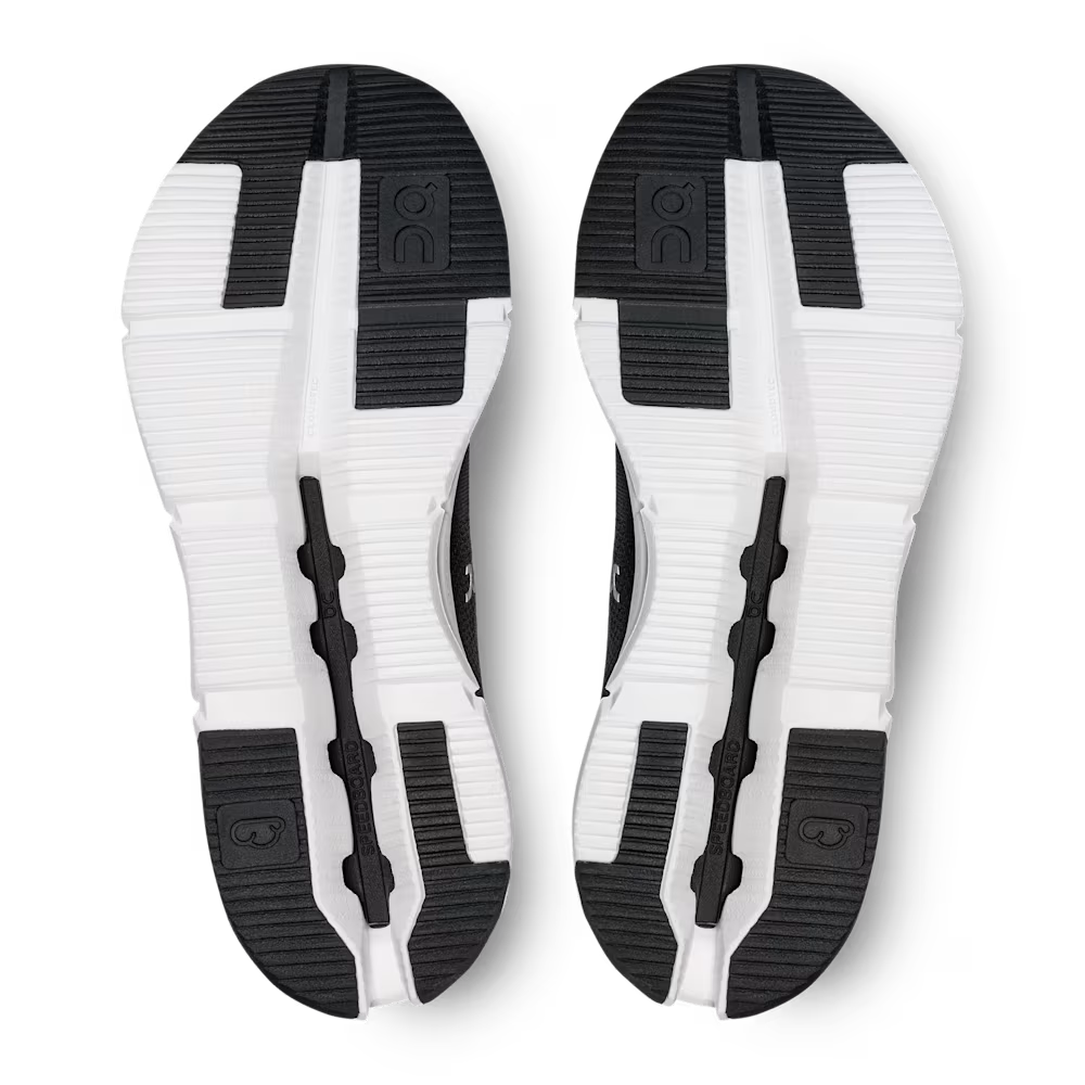 On Running Cloudnova QC-26 - in Black×white