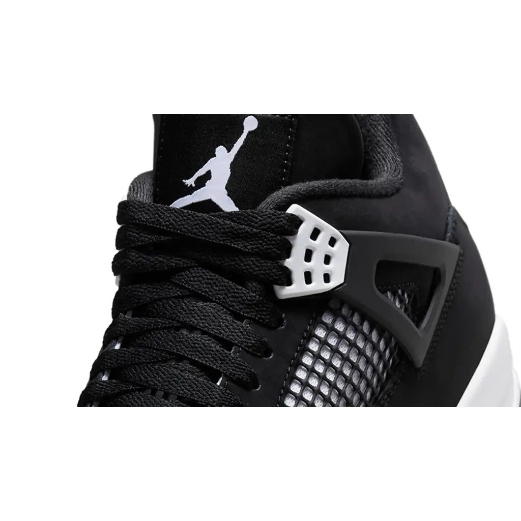 Nike Jordan 4 Retro Timeless Style KC - in Black×white