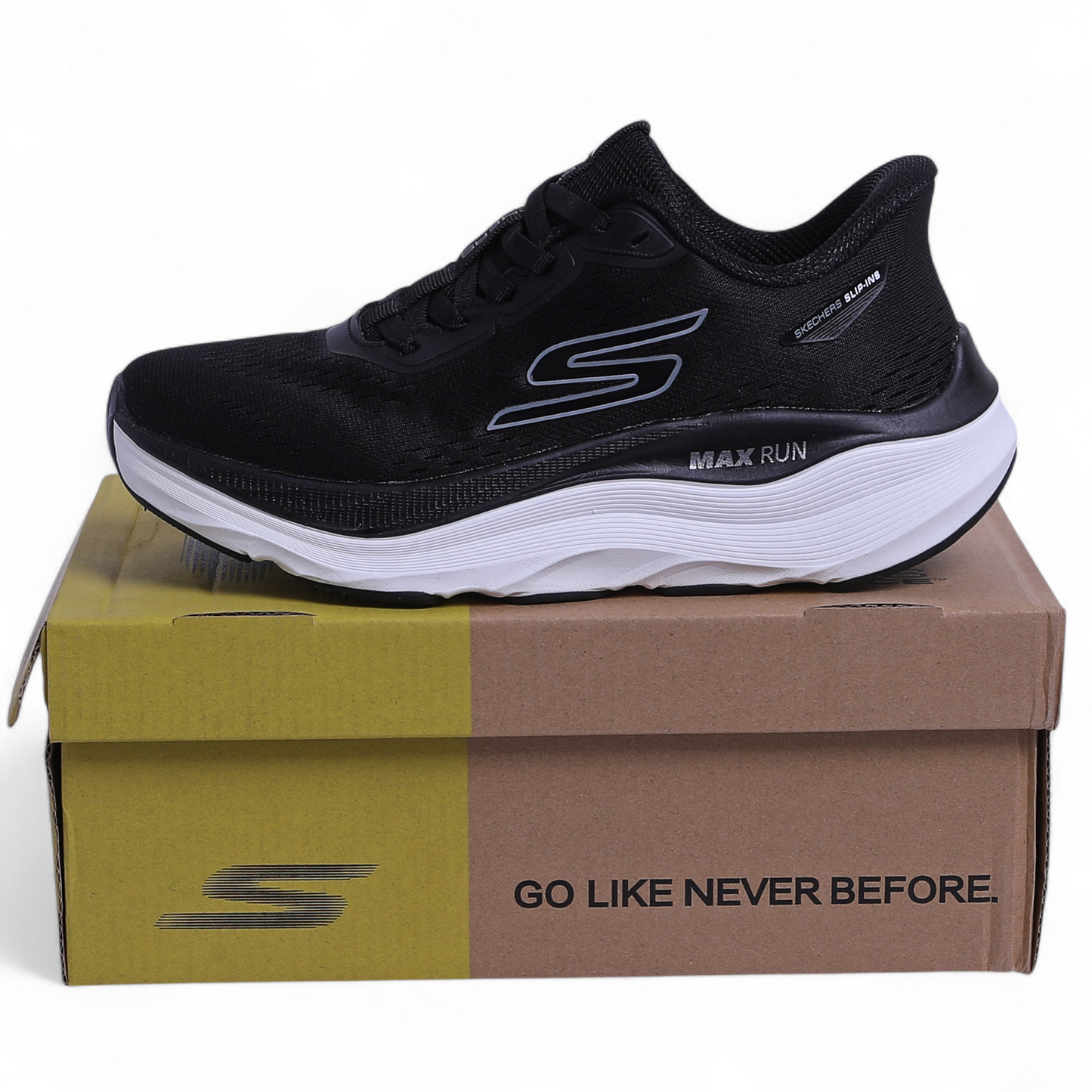 SKECHERS MAX-RUN SLIP-INS –  Comfort & Performance - W5 - in Black