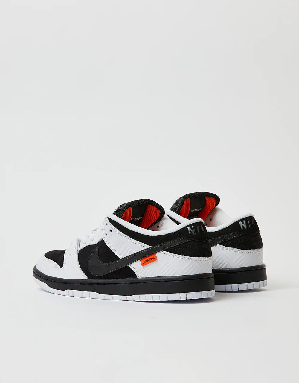 Nike SB Dunk Low “Tightbooth”  - SB-100- in Black×white
