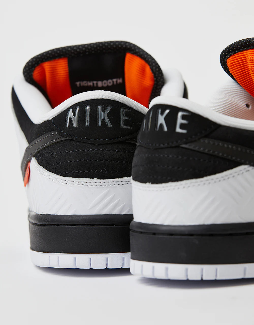 Nike SB Dunk Low “Tightbooth”  - SB-100- in Black×white