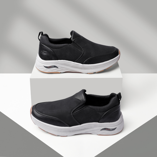 Skechers relaxed fit OVS - in black