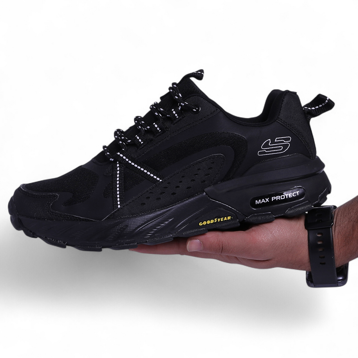 Skechers Max Protect Goodyear Sole SM - in Black