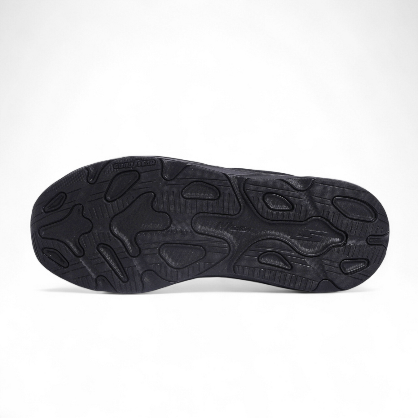 SKECHERS MAX-RUN SLIP-INS – GOODYEAR M-STRIKE Comfort & Performance - YN - in Black