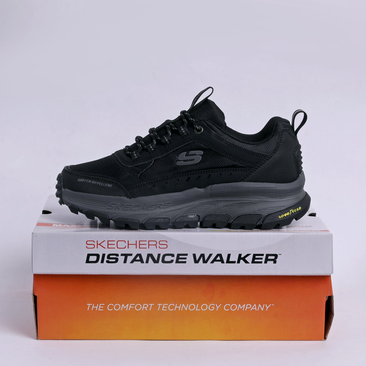 Skechers Hillcrest Water Repellent Trail Shoe S25 - in Black