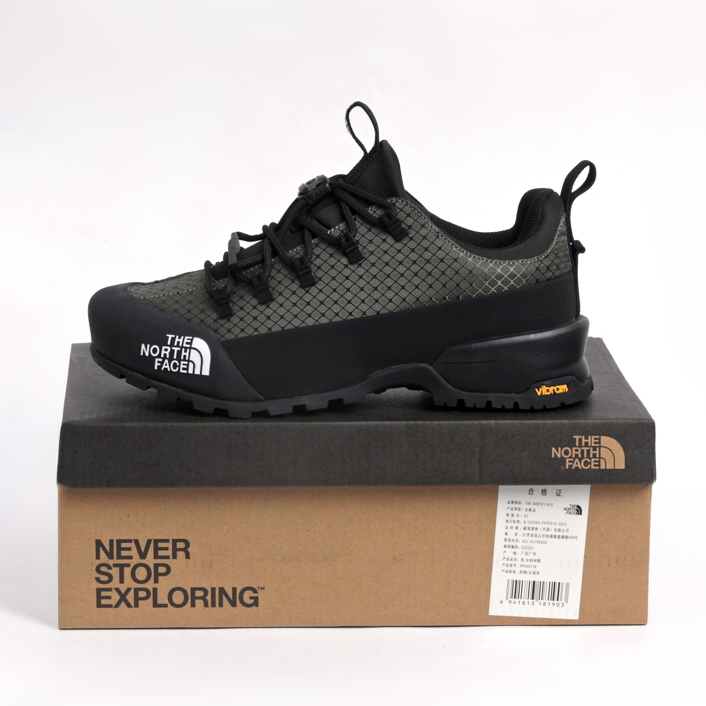 Glenclyffe Low – Lightweight Outdoor Hiking Shoe LW - in Black×green