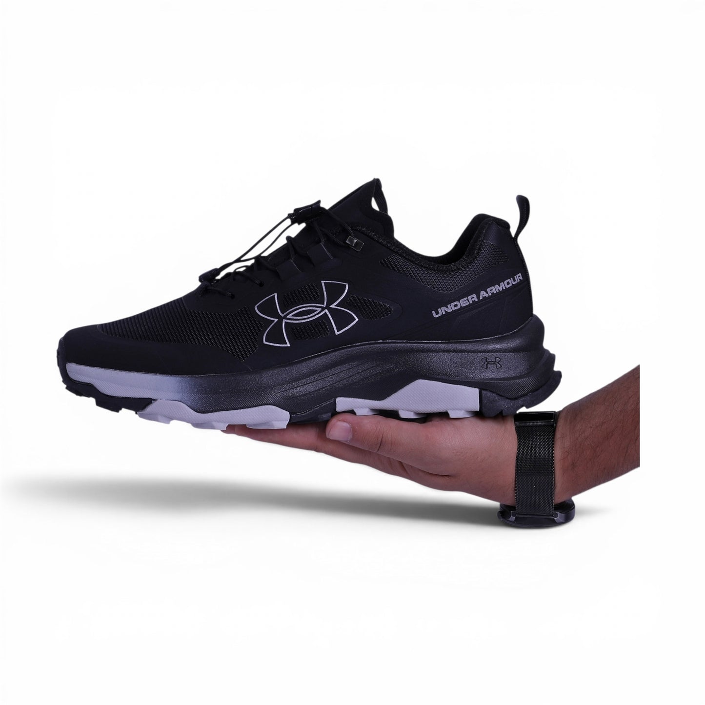 Under Armour Trail Runner - in Black