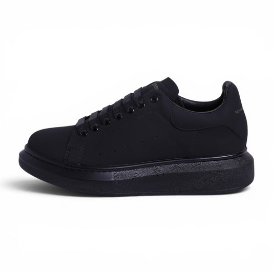 Alexander McQueen Oversized Sneaker – Modern Luxury with Iconic Style - AX - in Black