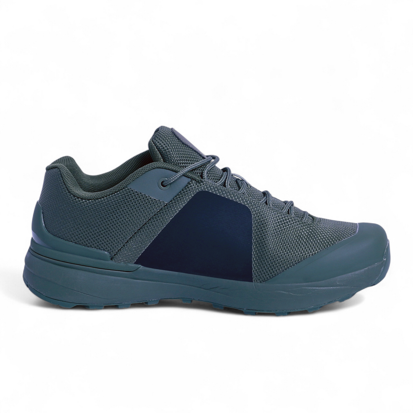 Columbia GORE-TEX Outdoor Hiking Sneakers - DCM - in Green