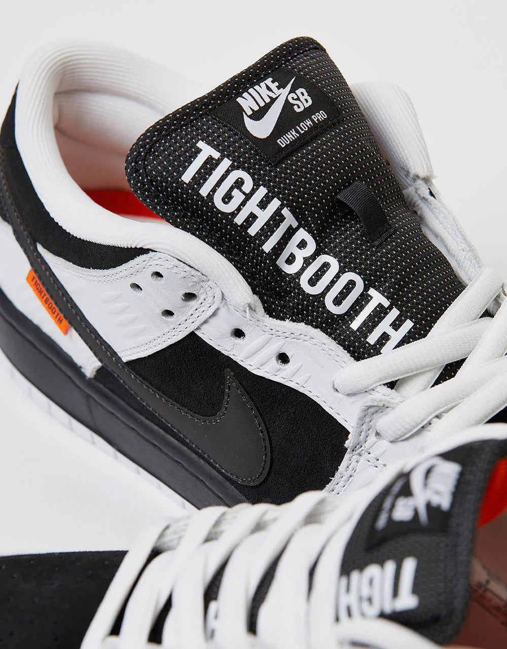 Nike SB Dunk Low “Tightbooth”  - SB-100- in Black×white