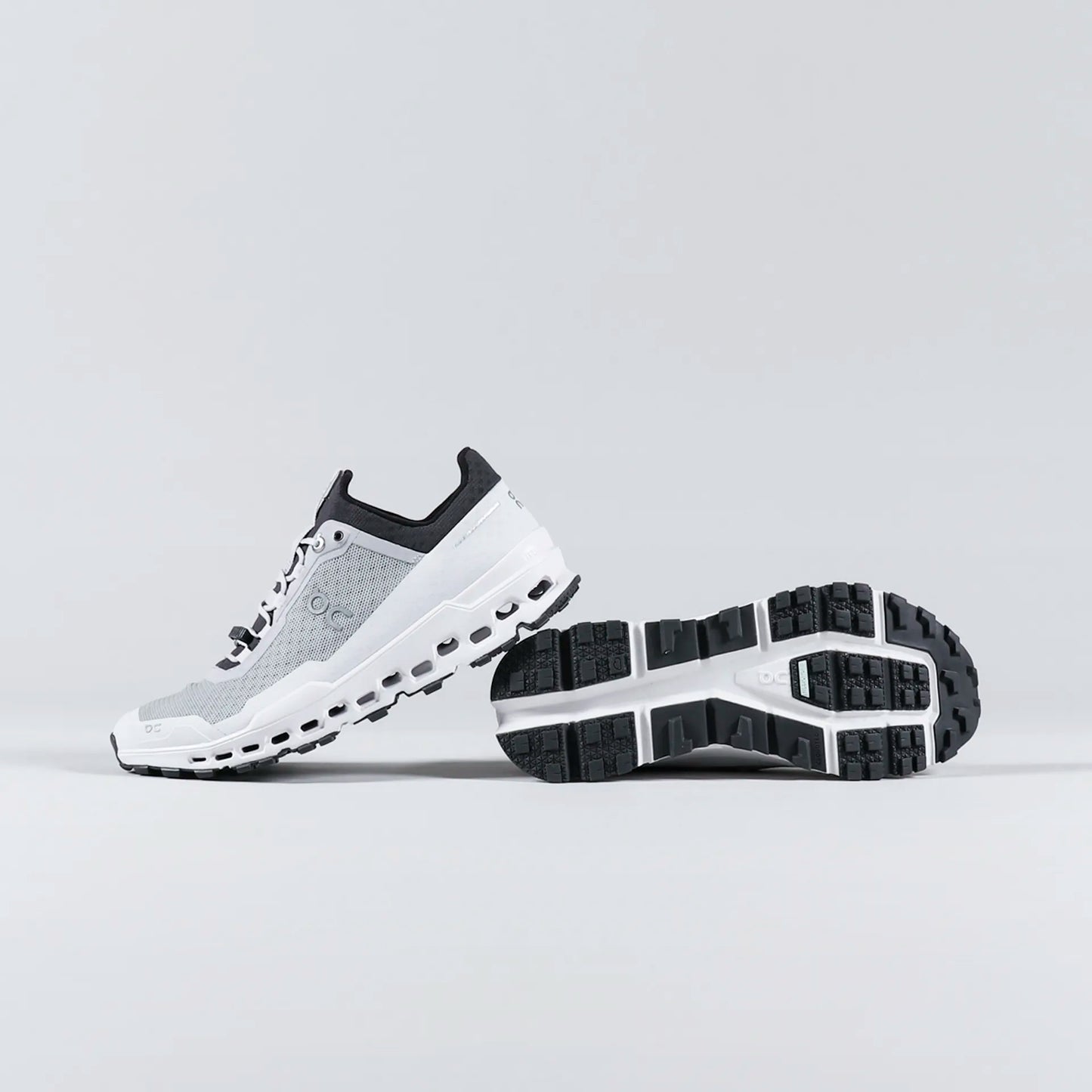 On Running Cloudultra QC-69- in Light gray