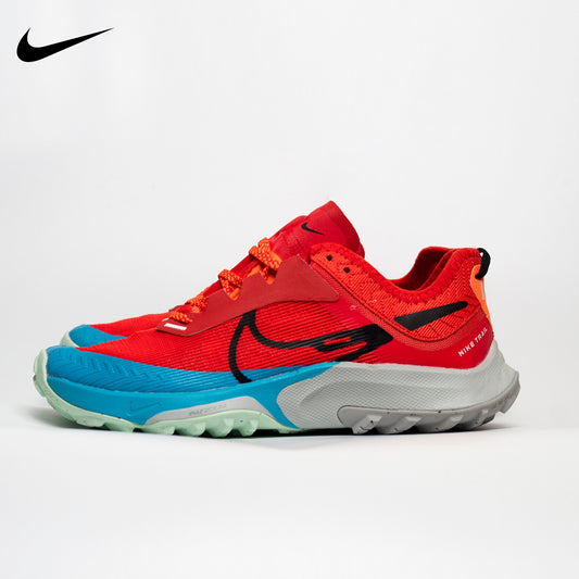 Nike react running shoes ET - in red