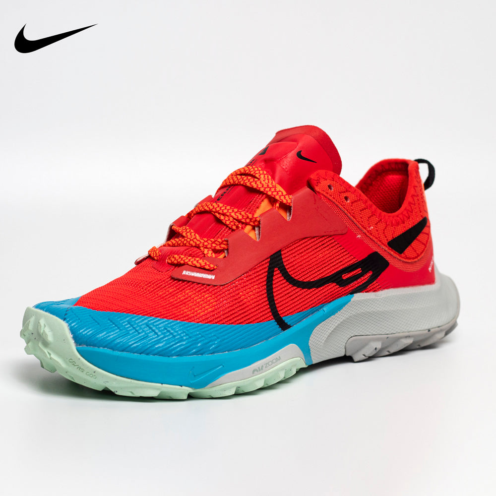 Nike react running shoes ET - in red