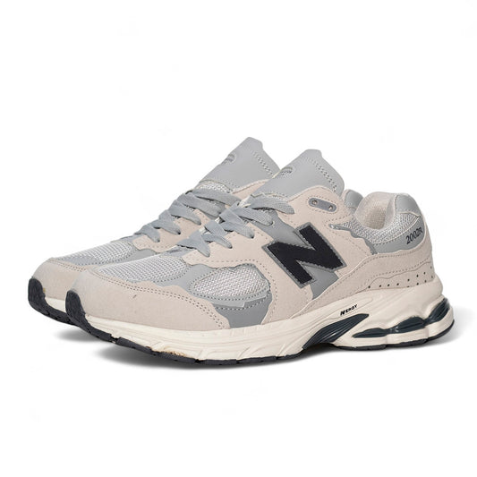 New Balance 2002 sneakers - in light grey