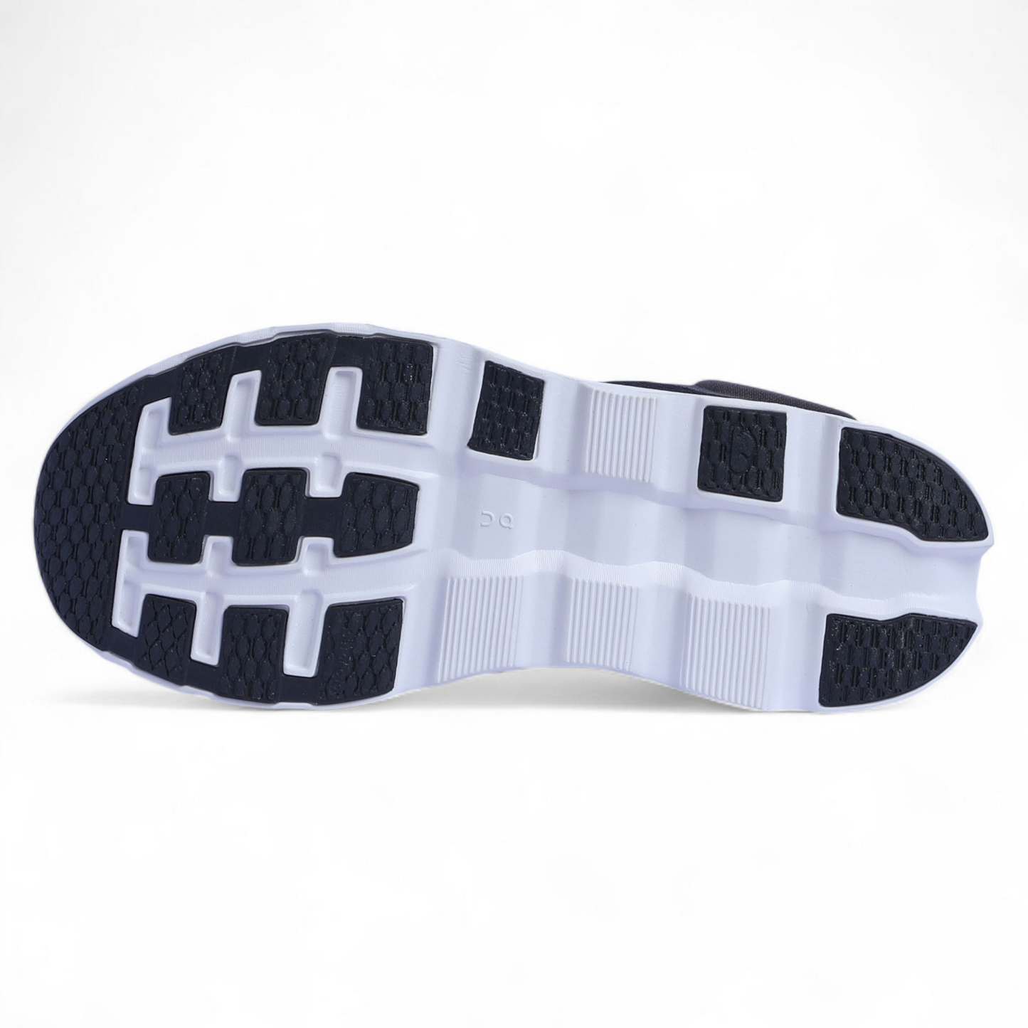 On Running Cloudstratus 3 QC-22 - in black×white