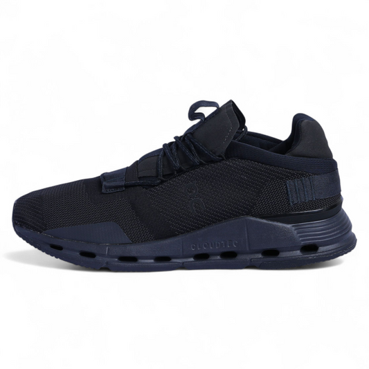 On Running Cloudnova QC-38 - in Black×navy