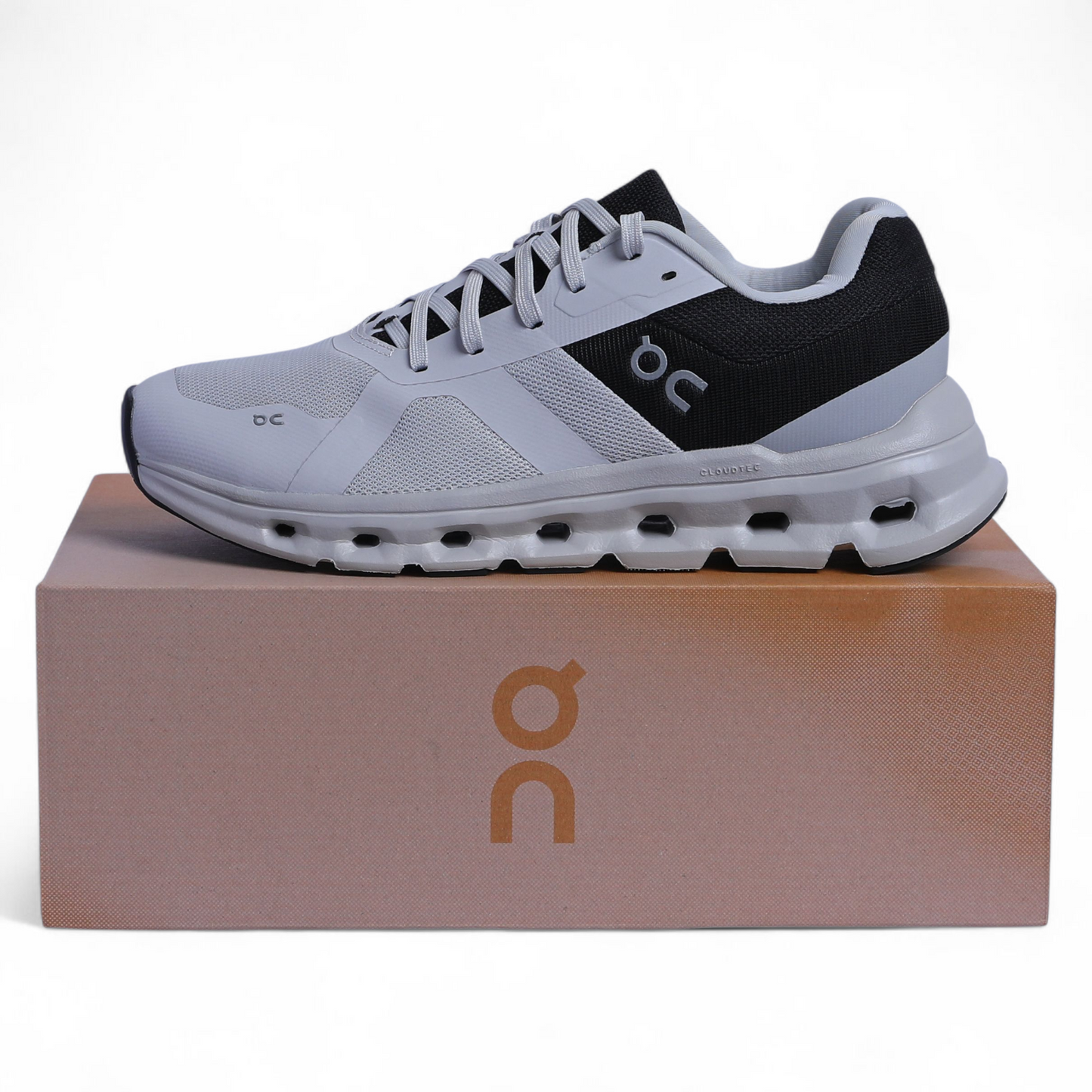 On Running Cloudrunner QC-37 - in Light gray×black