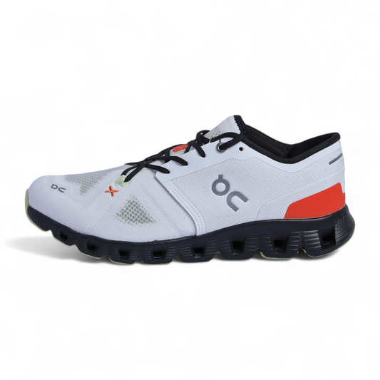 On Running Cloud X3 QC-19 - in White
