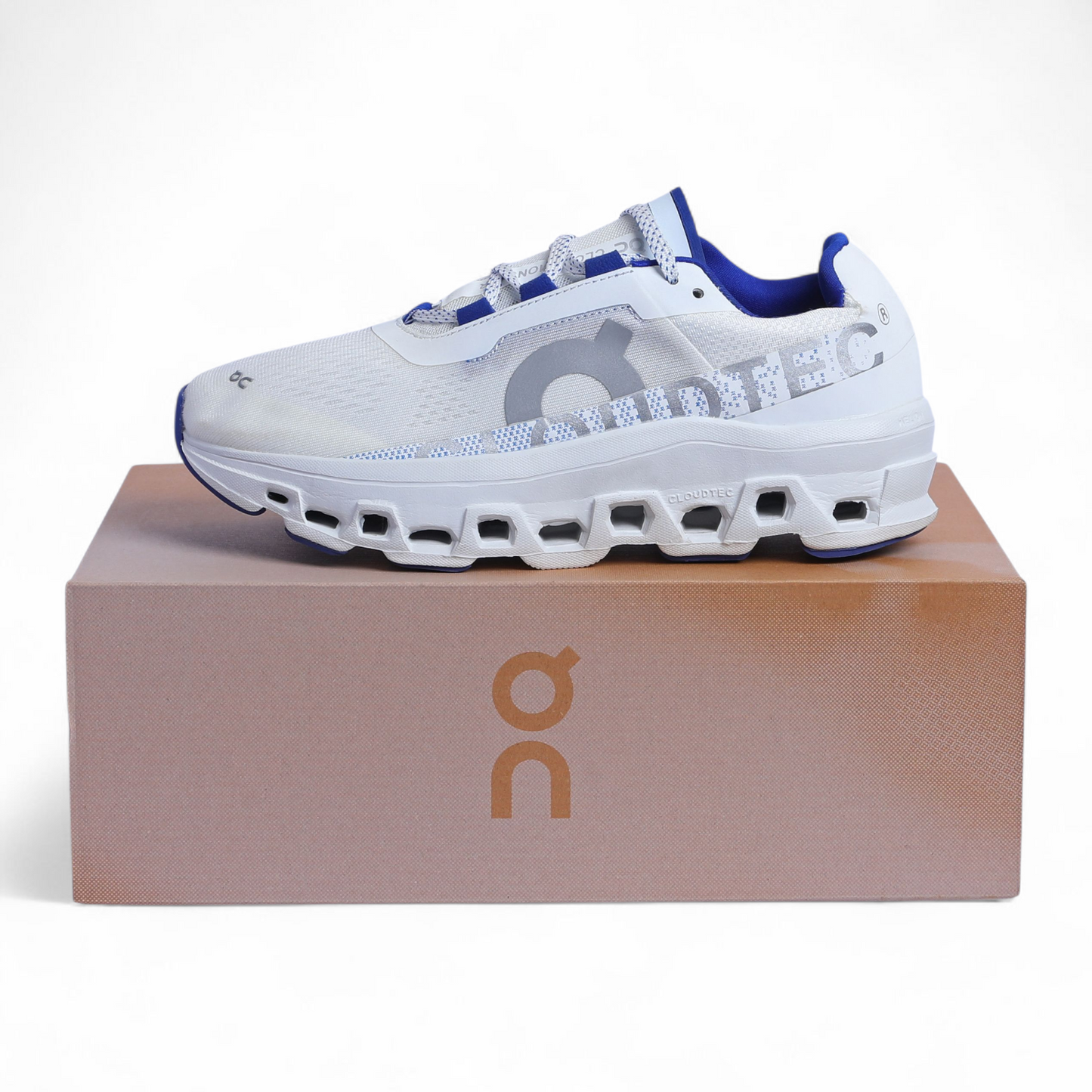 On Running Cloudmonster QC-16 - in White×blue