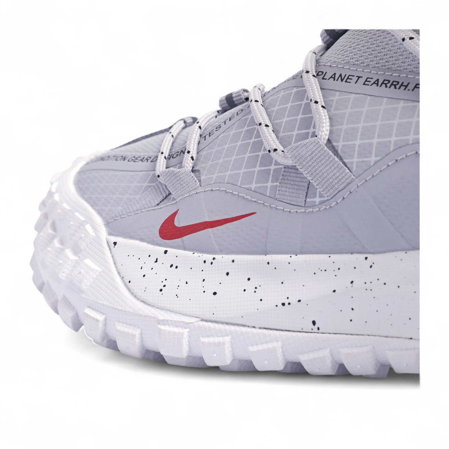 Nike ACG Mountain Fly Low Gore -  G5 - in grey