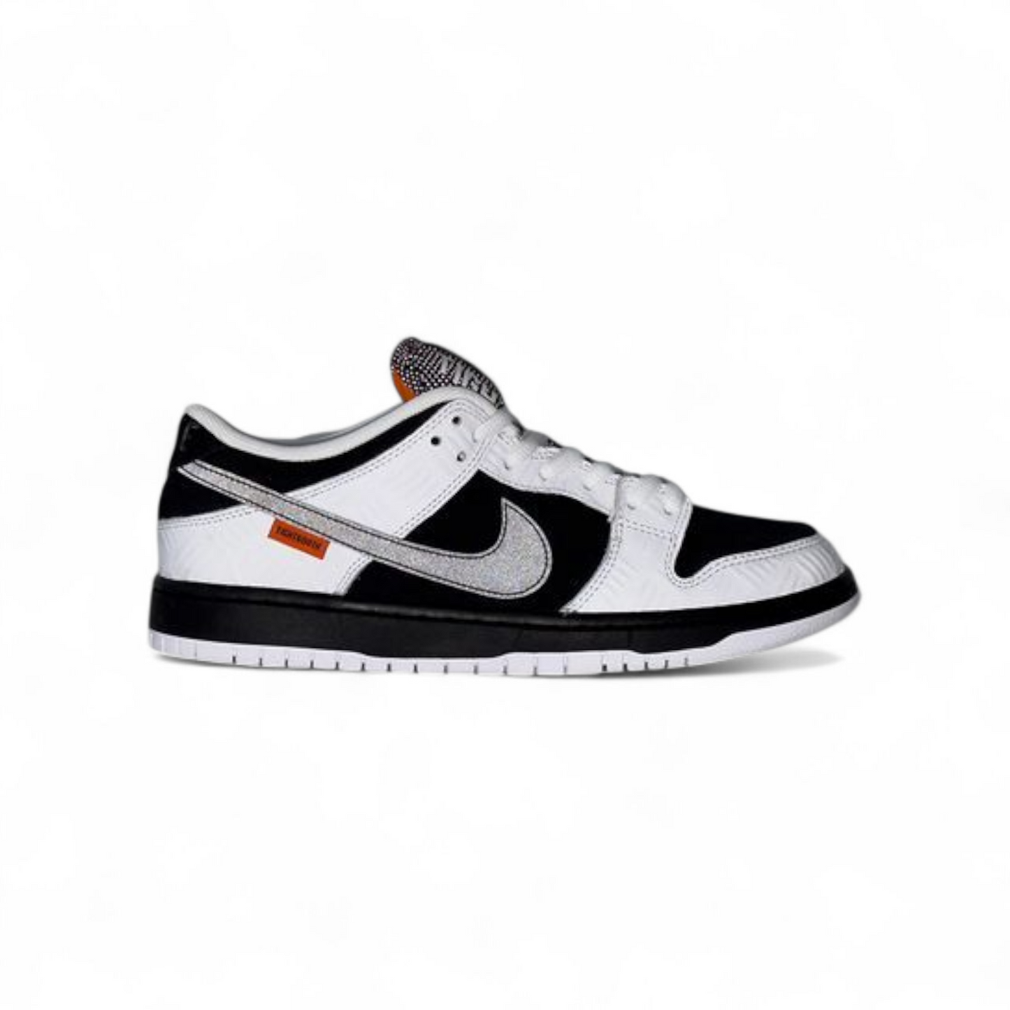 Nike SB Dunk Low “Tightbooth”  - SB-100- in Black×white