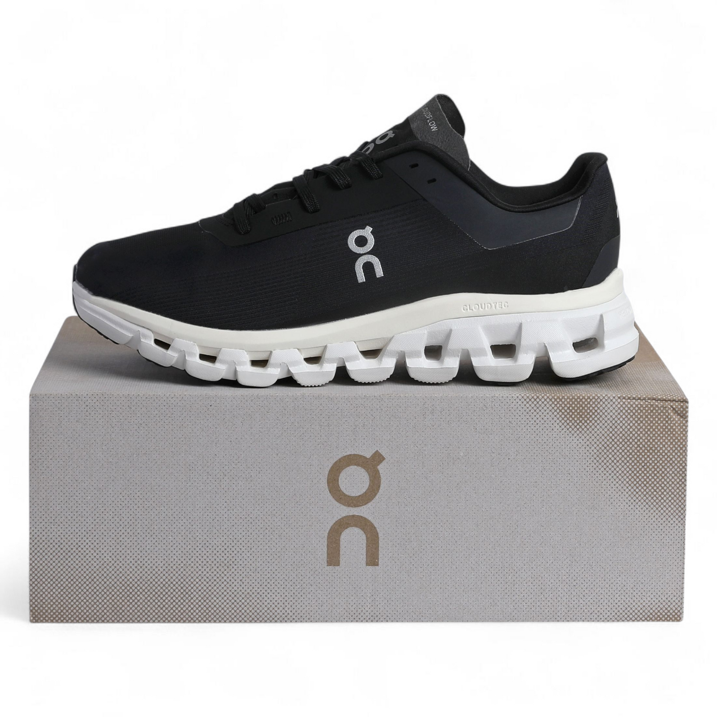 On Running Cloudflow 4 - QC-42 - in Black