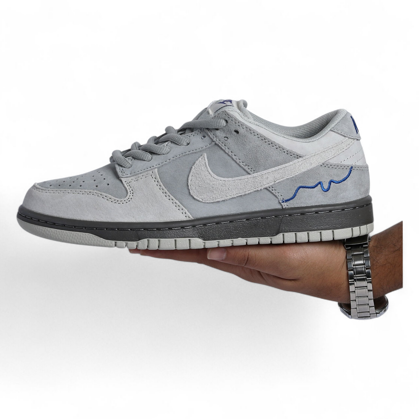 Nike SB Dunk Low Pro “London” – A Tribute to the City Streets - SB-110- in Light grey