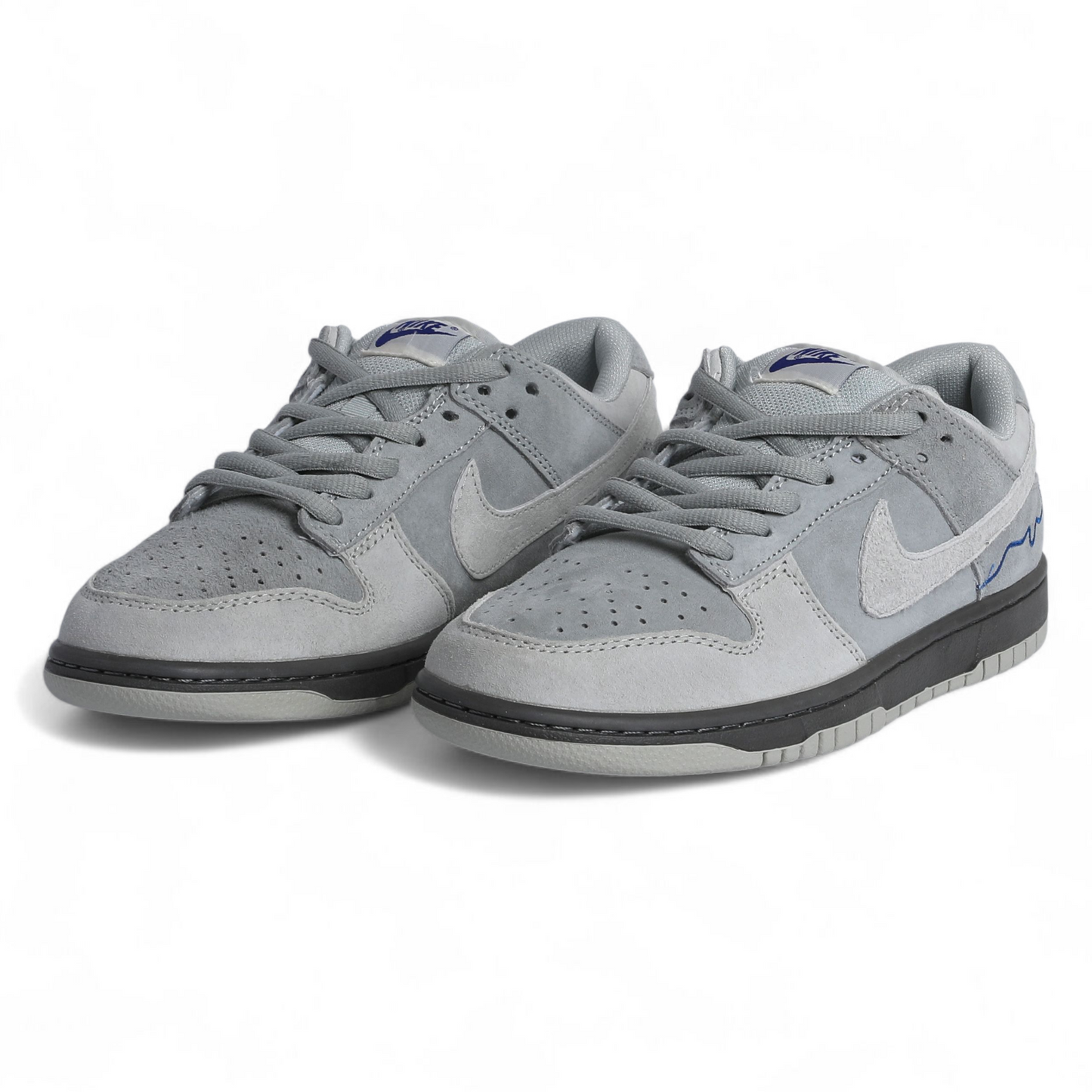 Nike SB Dunk Low Pro “London” – A Tribute to the City Streets - SB-110- in Light grey