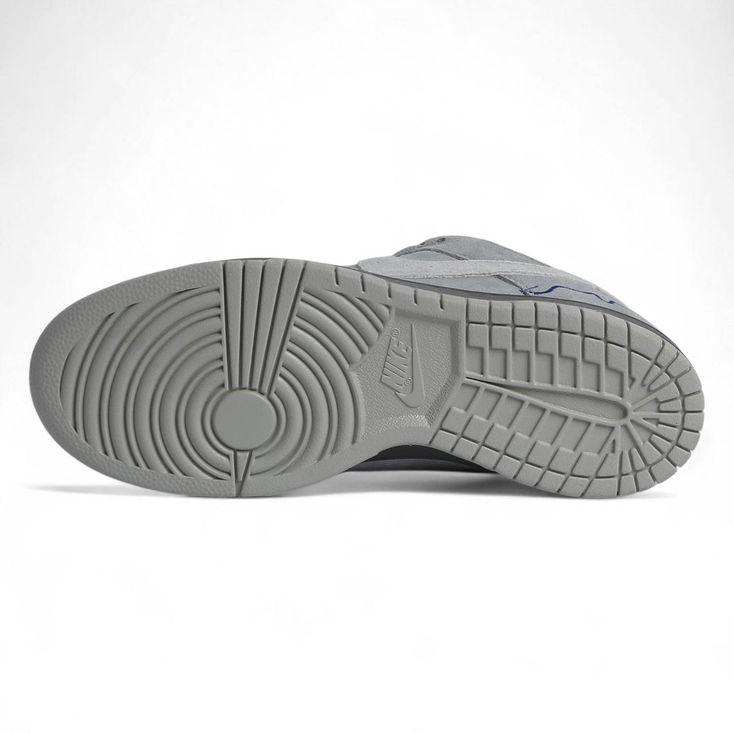 Nike SB Dunk Low Pro “London” – A Tribute to the City Streets - SB-110- in Light grey