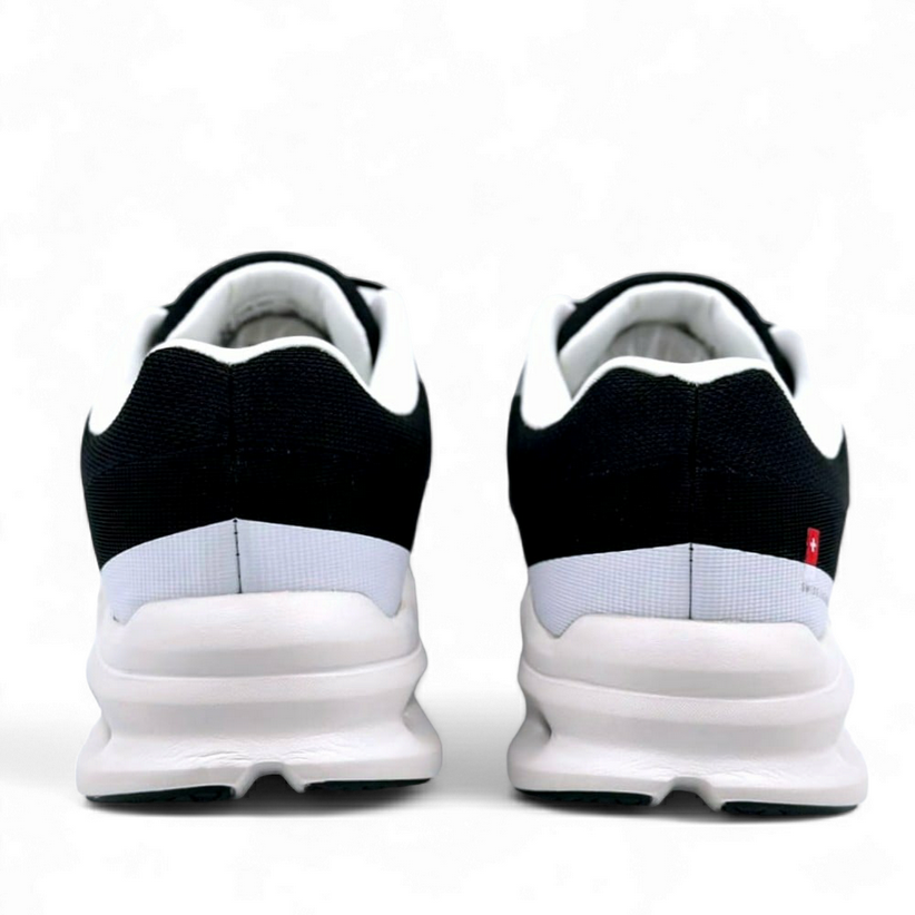 On Running Cloudrunner QC-72- in light gray