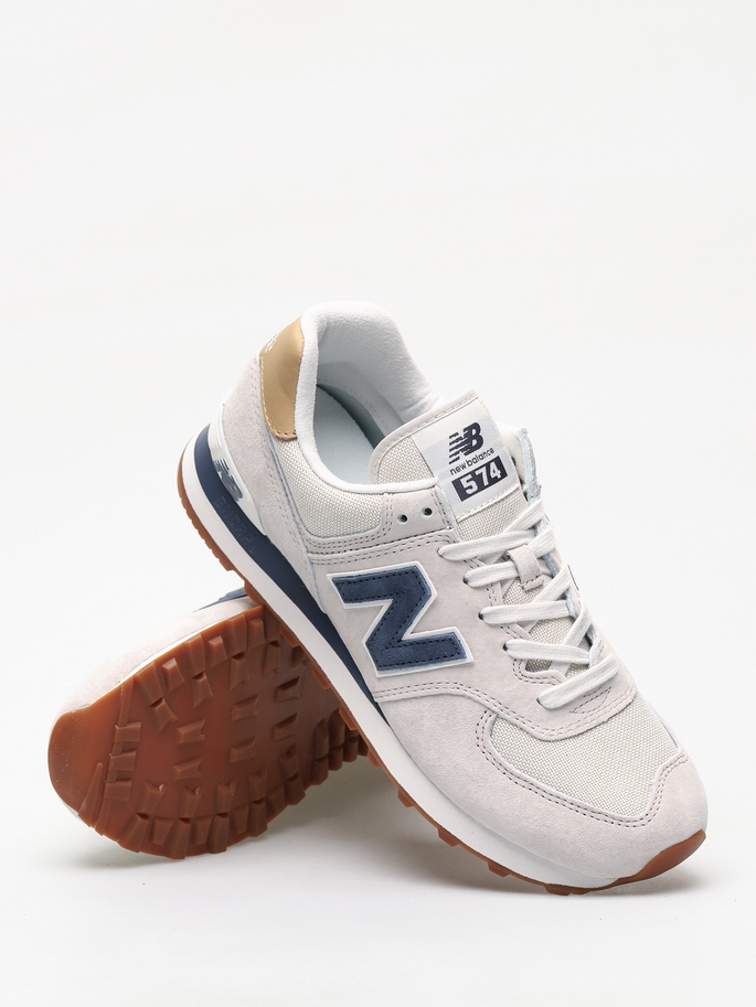 New Balance 574 Core women's– The Icon of Everyday Style  - in Light grey
