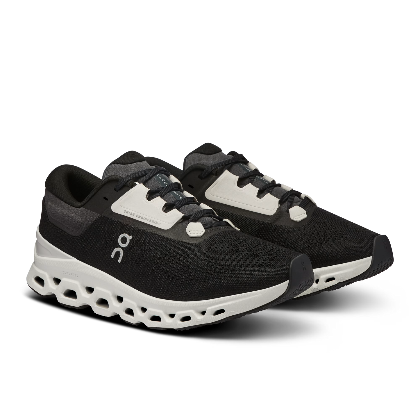 On Running Cloudstratus 3 QC-22 - in black×white