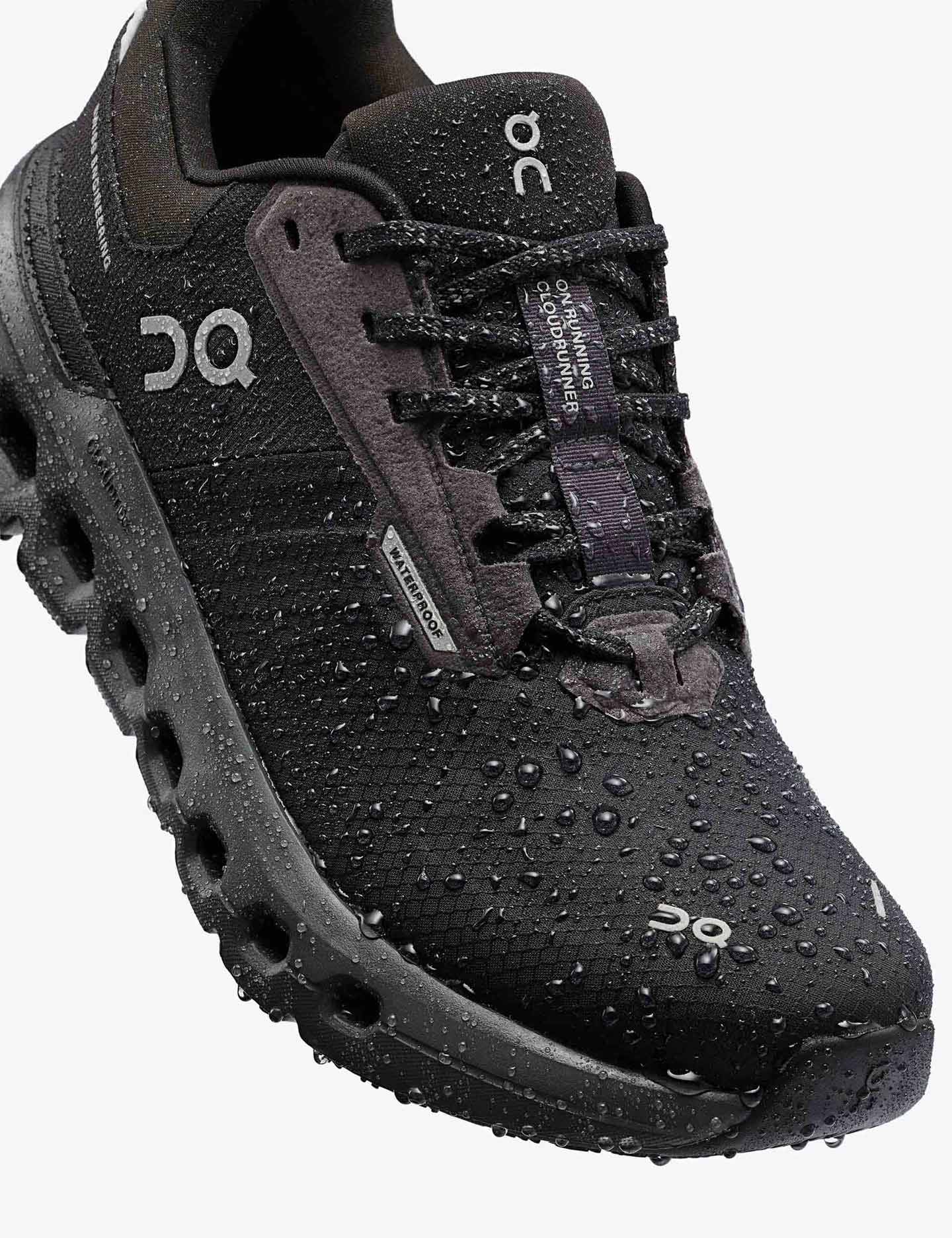 On Running Cloudrunner 2 QC-66- in Black