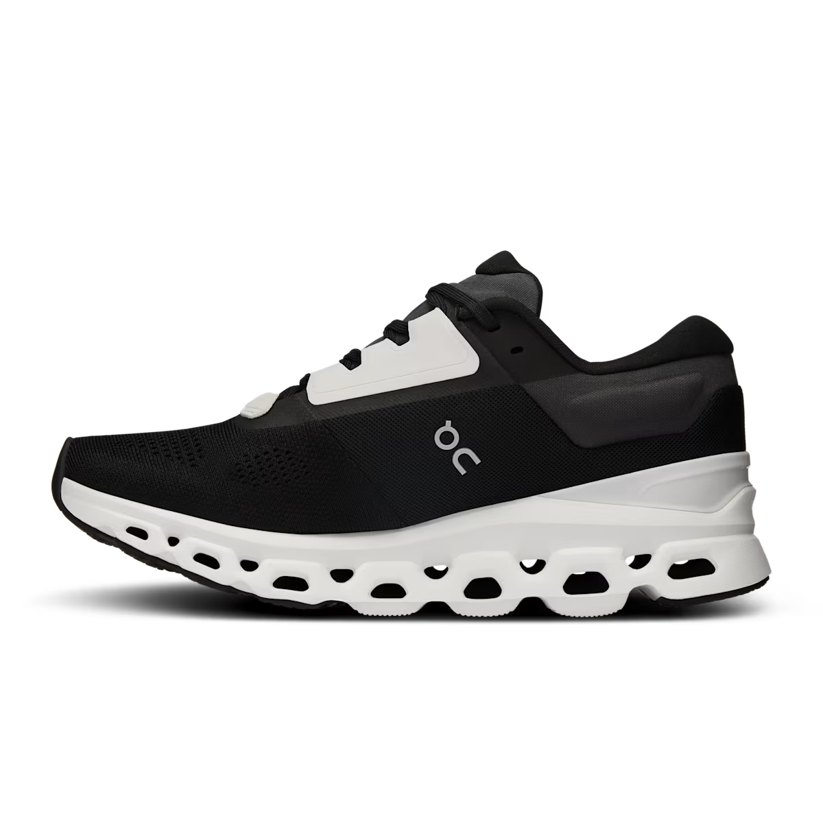 On Running Cloudstratus 3 QC-22 - in black×white